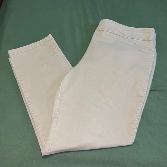 Croft & Barrow pull on khaki slacks - Picture 1 of 2